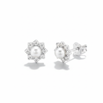 Elegant sterling silver pearl stud earrings for bridesmaids and bridal parties, timeless wedding jewellery gift with classic ivory pearls.