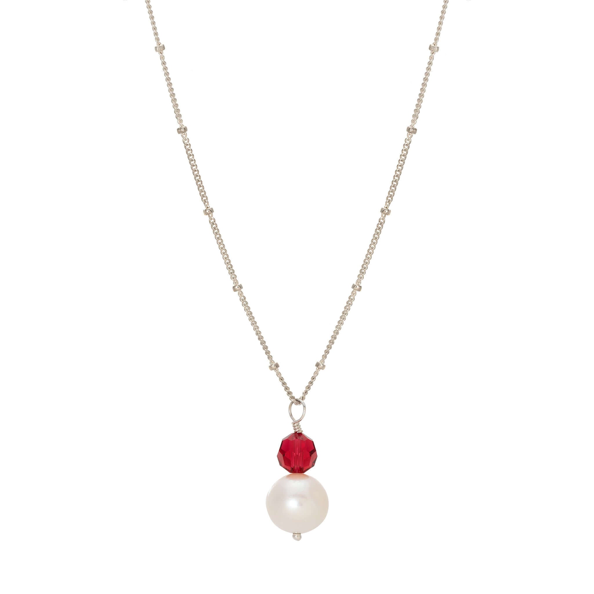 Pearl and crystal necklace with elegance